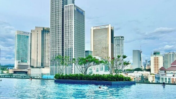 Outdoor pool - KL Central 31st floor KLCC view (Kuala Lumpur)