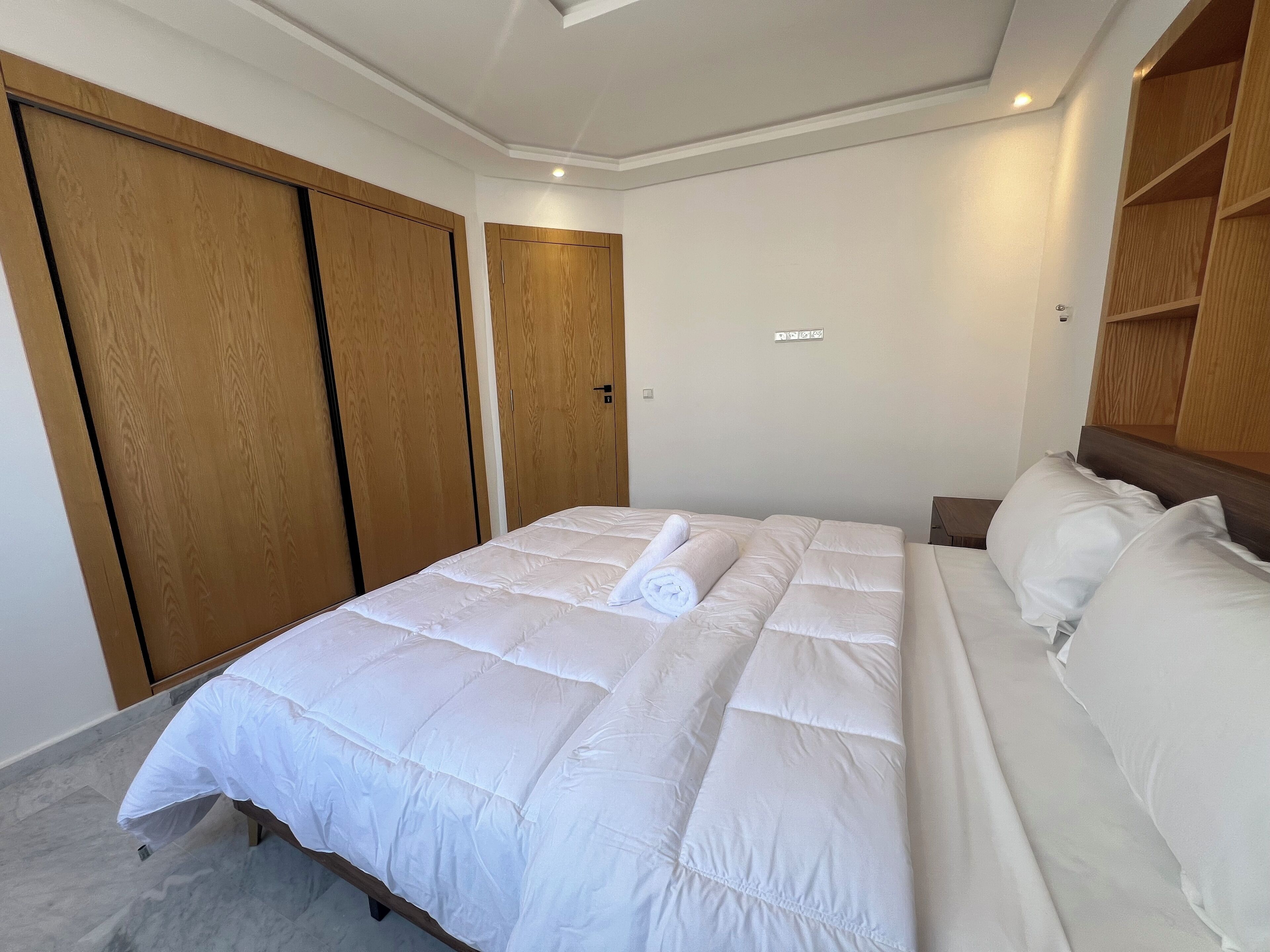 3 bedrooms, iron/ironing board, WiFi, bed sheets