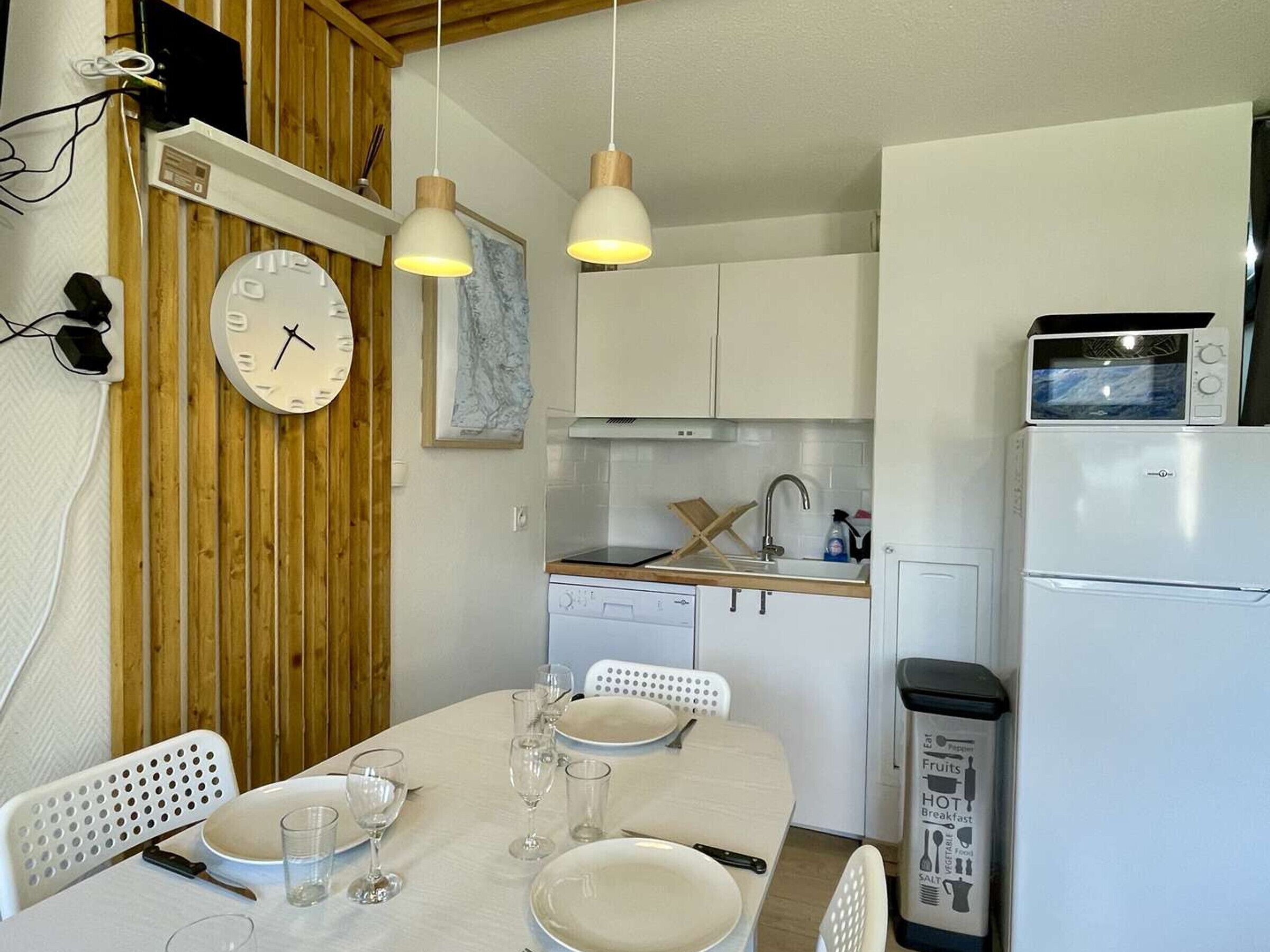 Fridge, microwave, coffee/tea maker, toaster