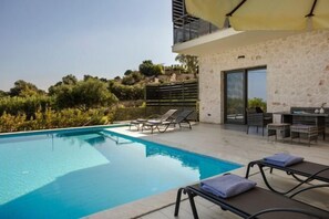 Outdoor pool - Petradi Villa Skala II (Elios Proni)