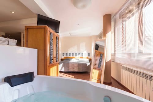 Luxury Studio Suite | Free WiFi