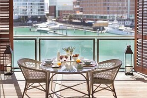 Restaurant - Point Residence (Auckland)