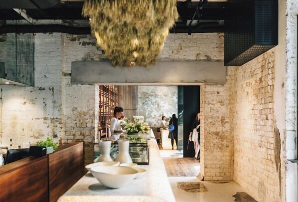 Restaurant - Point Residence (Auckland)