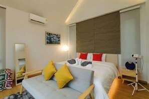 Room - Pause pausa (Phrao)