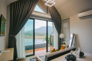 Room - Pause pausa (Phrao)