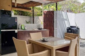 Outdoor dining - Garden Leaf Villa (2 Bedroom Pool Villa with Minimum Stay 2 Nights) (Bali)