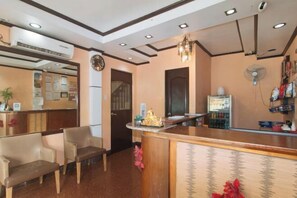 Interior - J and T Jamich Suites by RedDoorz (Pasay)