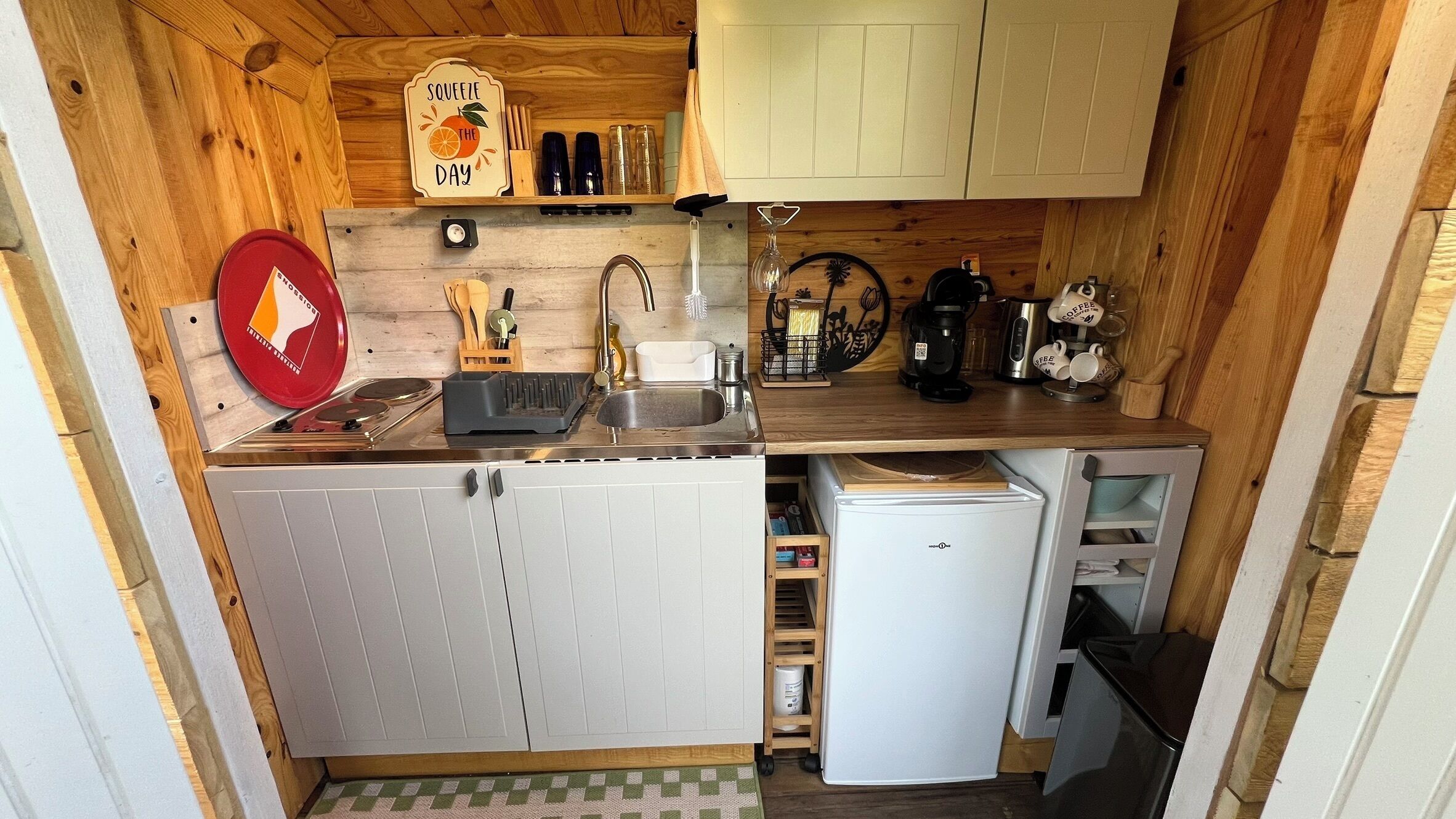 Fridge, microwave, stovetop, coffee/tea maker
