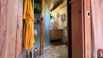 Shower, towels, soap, shampoo