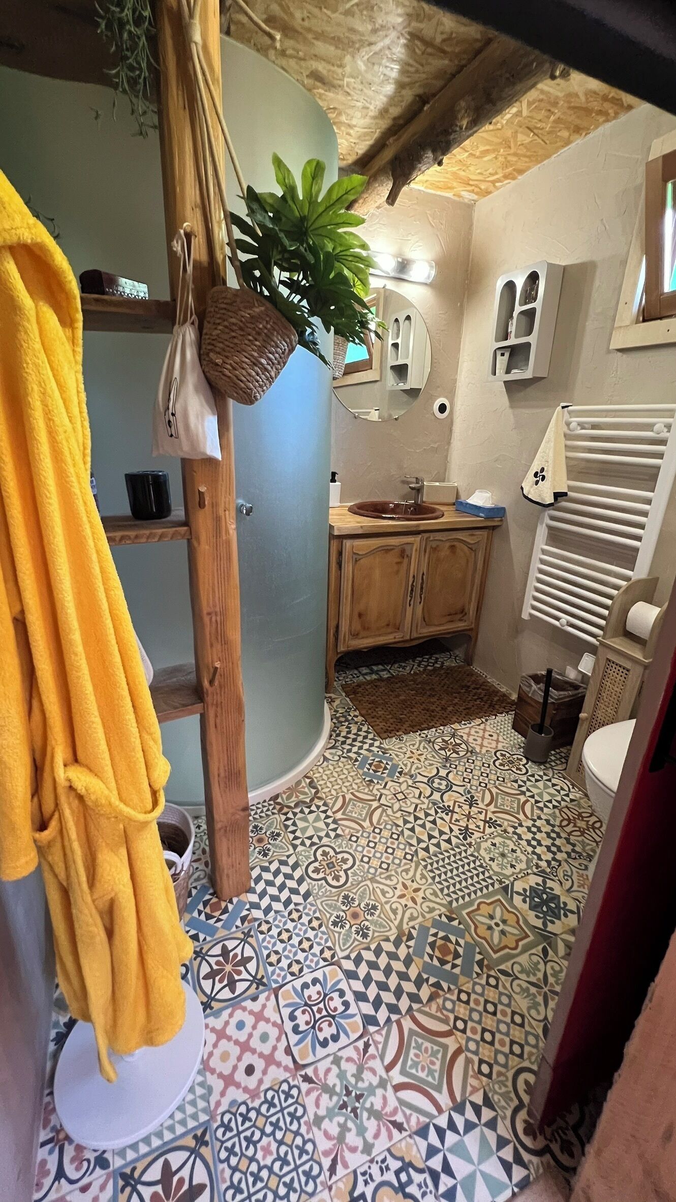 Shower, towels, soap, shampoo