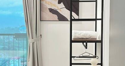 Deluxe 1BR/ Seaview and Mountain View with balcony