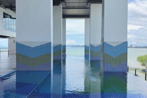 Deluxe 1BR/ Seaview and Mountain View with balcony