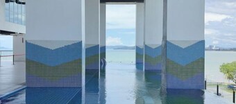 Deluxe 1BR/ Seaview and Mountain View with balcony