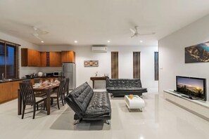 Cots/infant beds - Modern 3 Bedroom Boutique Pool Villa (Phuket)