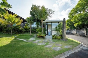 Unclassified image, 5 of 20, button - Khaya Luxury Villas (Bali)