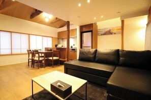 Room - H-Shinsaibashi (Osaka)