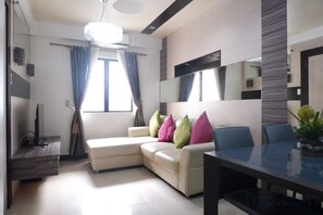 Ảnh chưa phân loại, 2 trong số 18 ảnh, nút