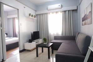 Living area - Sarasota Residential Resort by SMTL Properties (Pasay)
