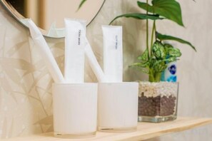 Bathroom amenities - AOU･HAKUEN (Osaka)