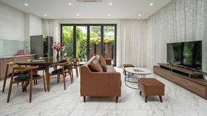 Living area - Luxury 9BR Villa by the Sea, Pool, BBQ,Walk to My Khe (Da Nang)