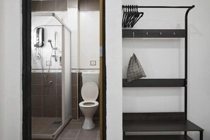 Bathroom - IpohComfortHomestay, 4-10pax 10mins to attraction (Ipoh)