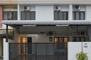 Exterior detail - IpohComfortHomestay, 4-10pax 10mins to attraction (Ipoh)