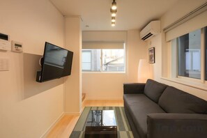 Living area - URBAN HOUSE HATAGAYA (Tokyo)