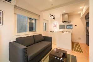 Living area - URBAN HOUSE HATAGAYA (Tokyo)