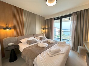 3 slaapkamers, een strijkplank/strijkijzer, reisbedje, gratis wifi