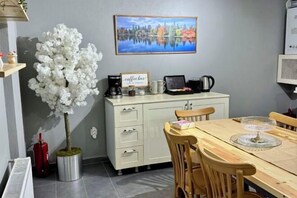 Dining - Modern Furnished Historical House (Istanbul)