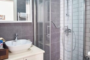 Room - Modern Furnished Historical House (Istanbul)