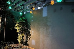 Garden - Modern Furnished Historical House (Istanbul)