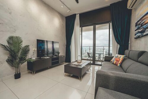 Danga Bay SeaView 3BR BigBalcony