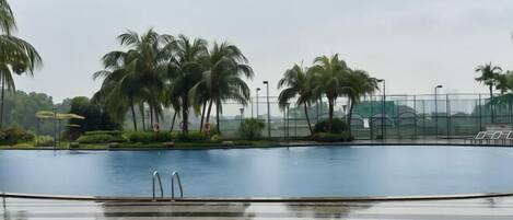 Kolam renang terbuka