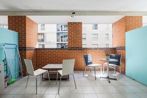 Unclassified image, 2 of 13, button - MetaWise 2Bed Next to ICC & Darling Harbour 65 (Sydney)