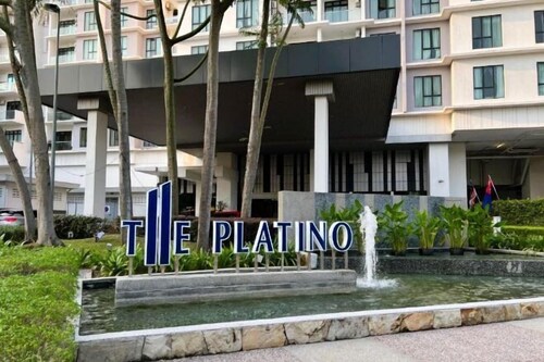 The Platino Sweet Peony 3BR8Pax @ Paradigm Mall