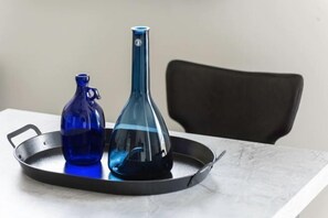 Room - Modern 2BR Apt w Private Parking in City Center (Ramat Hasharon)