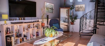 Guest Room 'Chambre Cheverny - Le Petit Puits' with Shared Garden and Wi-Fi