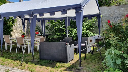 Casa de huéspedes 'Chambre Cheverny - Le Petit Puits' con jardín común y Wi-Fi