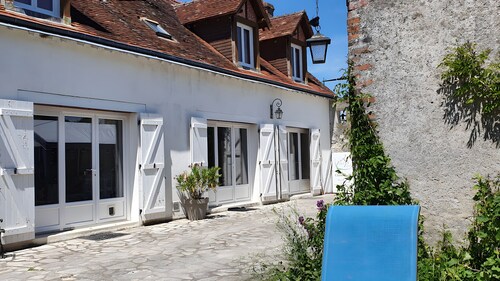 Chambre d'hôtes 'Suite Bleuet - Le Petit Puits' avec jardin partagé et Wi-Fi