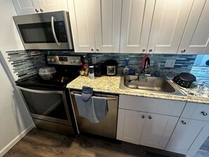 Fridge, microwave, oven, dishwasher - Sassy Studio Condo in Great Central Island Location (Marco Island)