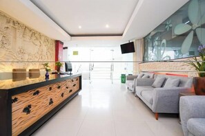 Lobby - RedDoorz @ First Homestay Bypass Kuta (Bali)