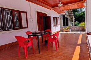 Unclassified image, 2 of 24, button - Laos Supre Hotel (Luang Prabang)