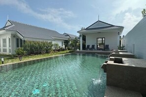 室外游泳池