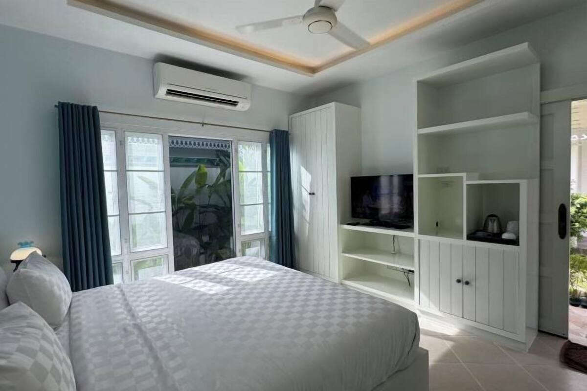 Cots/infant beds
