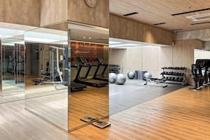 Fitness facility - Newly Studio Apt w/ Pool, Gym Netflix (South Jakarta)