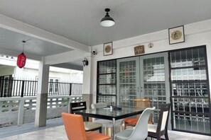 Unclassified image, 4 of 43, button - Japanese style house, Bangsaen (Chon Buri)
