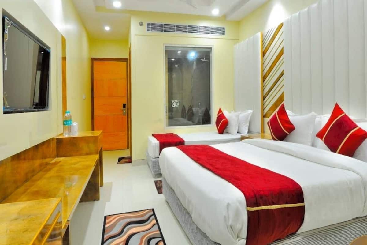 Quarto casal ou duplo, sacada, vista para a cidade | Wi-Fi de cortesia
