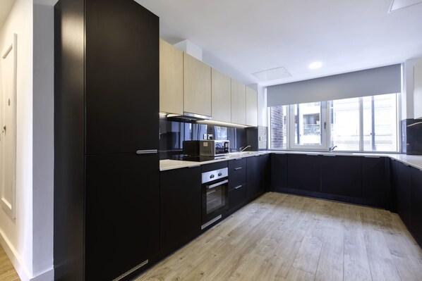 Classic Double Room, 1 Large Twin Bed, Non Smoking | Living area