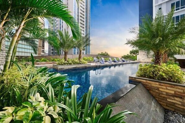 Outdoor pool - 3BR Podomoro Apartment @Empire Tower 107 sqm² (Kesawan)